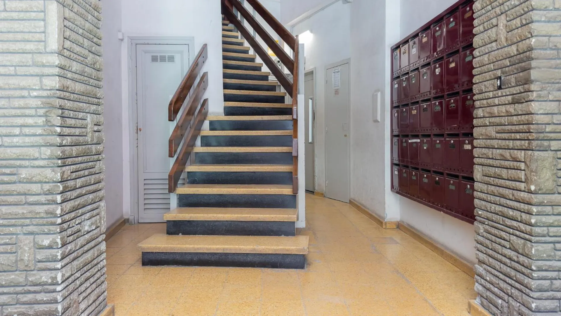 ברצלונה Stay U-Nique Apartments Gaudi I ספרד