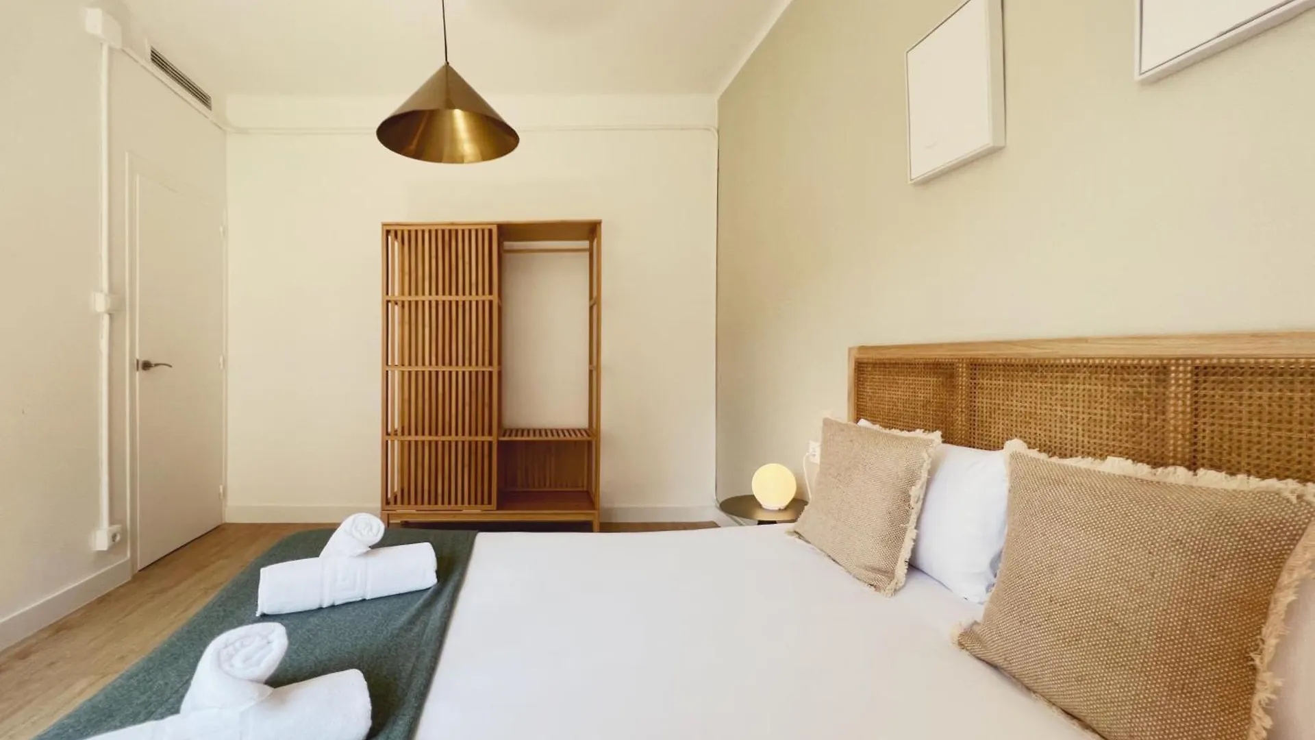 ברצלונה Stay U-Nique Apartments Gaudi I