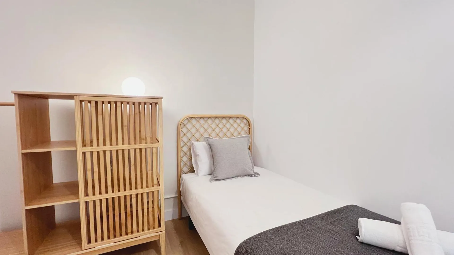 ברצלונה Stay U-Nique Apartments Gaudi I ספרד