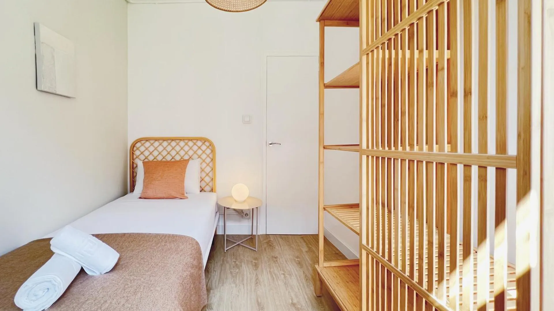 ברצלונה Stay U-Nique Apartments Gaudi I ספרד