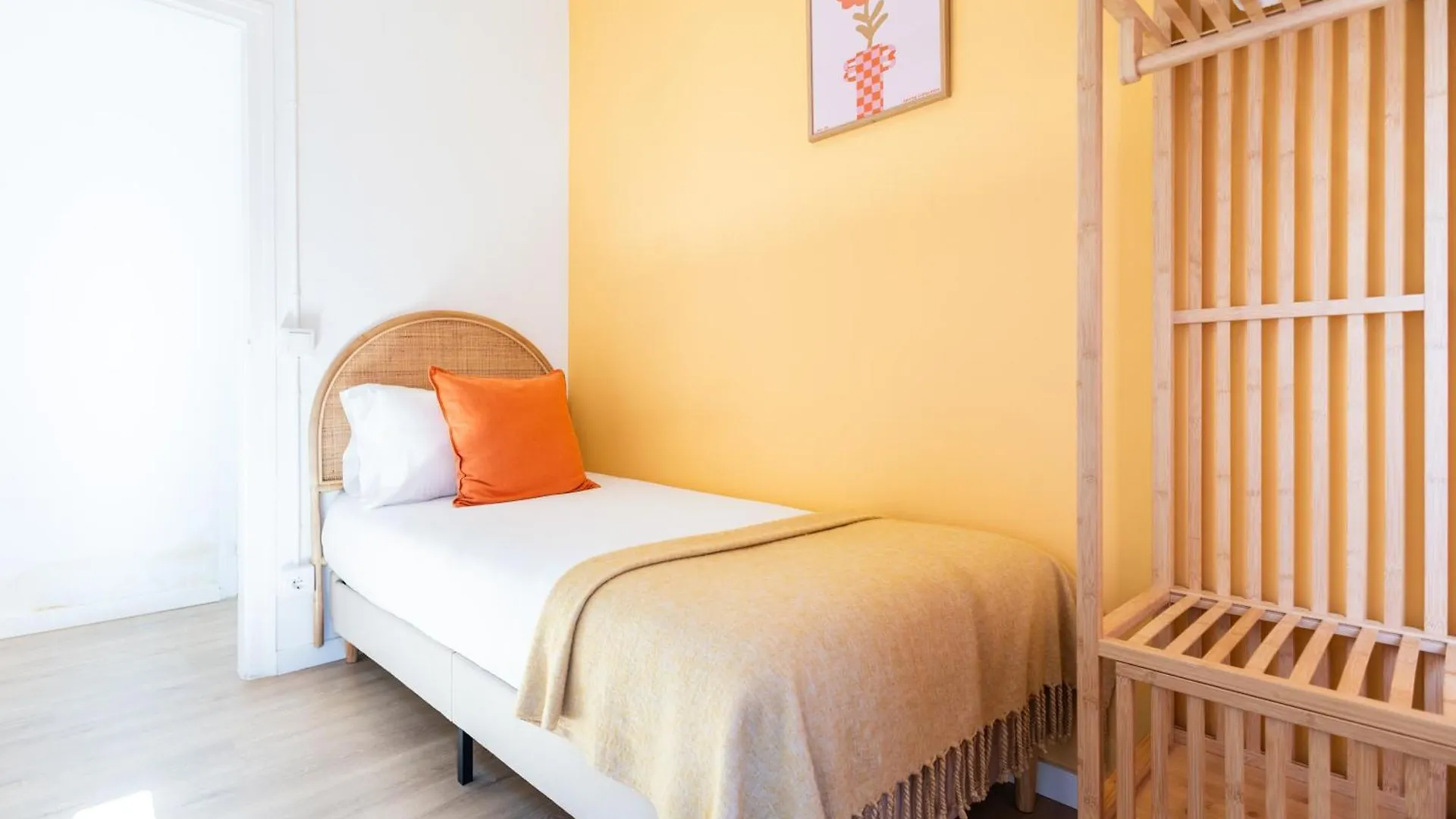 ברצלונה Stay U-Nique Apartments Gaudi I 0*,  ספרד