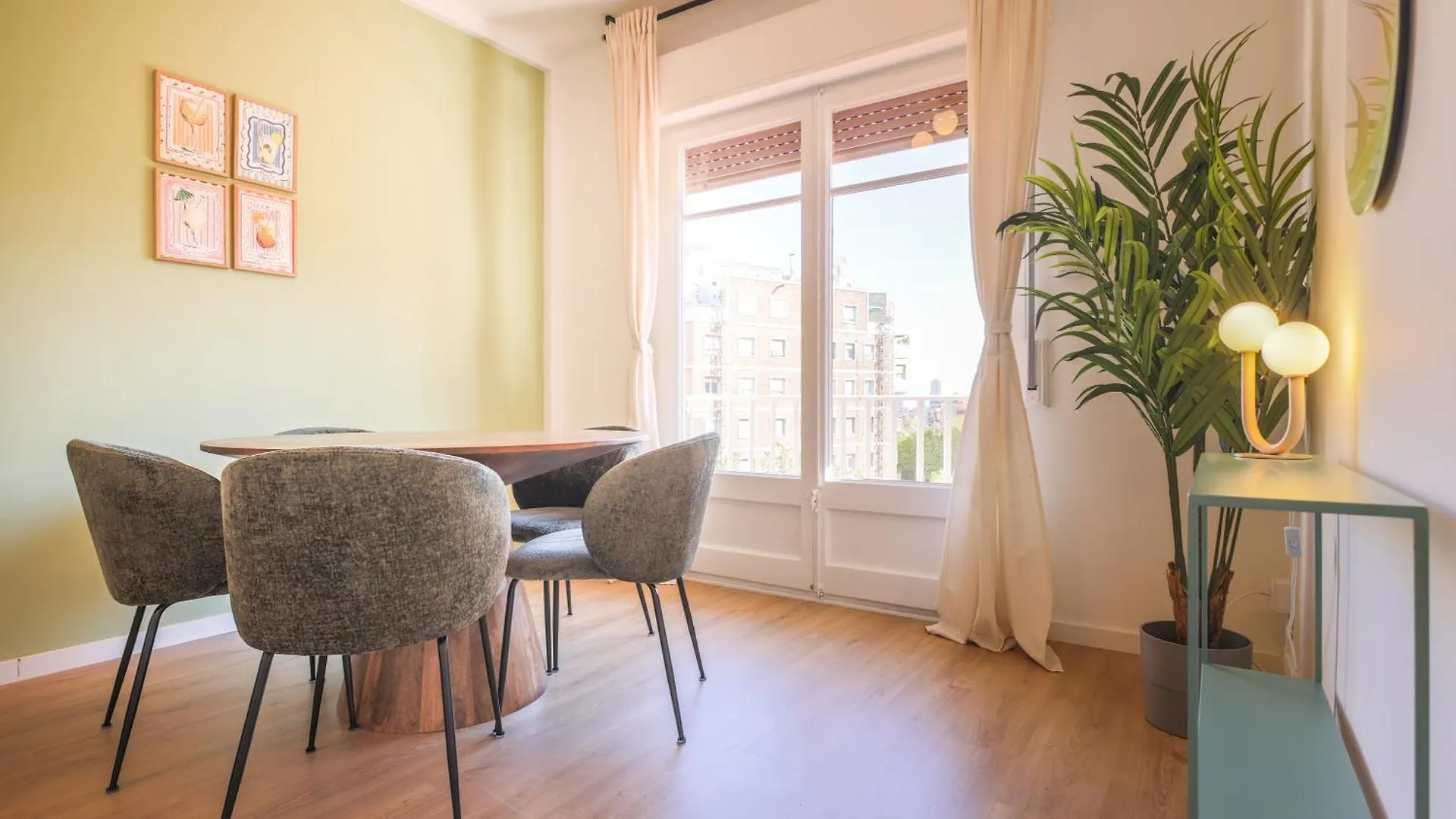 ברצלונה Stay U-Nique Apartments Gaudi I ספרד